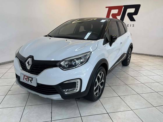 RENAULT CAPTUR 1.6 16V SCE FLEX BOSE X-TRONIC RENAULT CAPTUR 1.6 16V SCE FLEX BOSE X-TRONIC